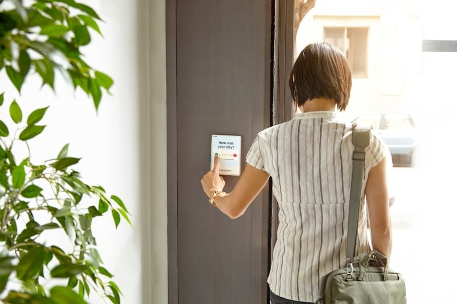 Photo "Can I Control My Home Security System with My Smartphone?"