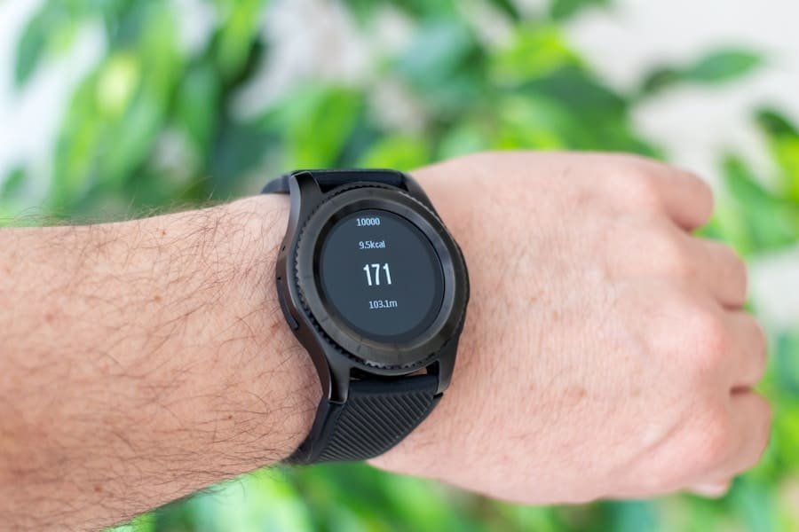 Photo "Can I Control These Home Security Devices with a Smartwatch?"