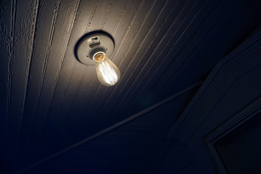 Photo "How Do I Know if My Security System is Compatible with My Smart Lighting and Thermostat?"