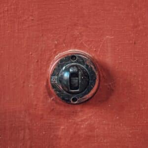 Photo "How Do I Know if My Security System is Compatible with My Smart Doorbell?"
