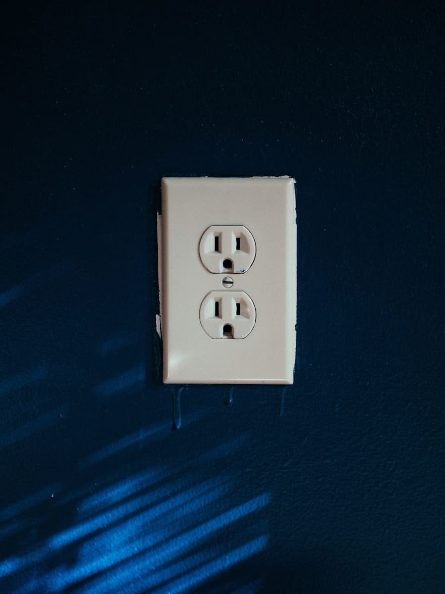 Photo "How Do I Know if My Security System is Compatible with My Home Electrical Outlets?"