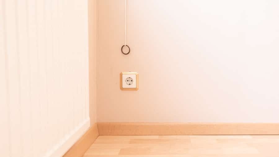 Photo "How Do I Know if My Home Security System is Compatible with My Smart Thermostat?"