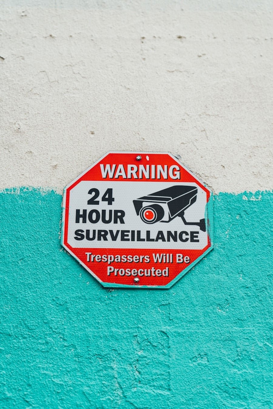 Photo "Can My Security System Simulate Occupancy While Im on Vacation?"