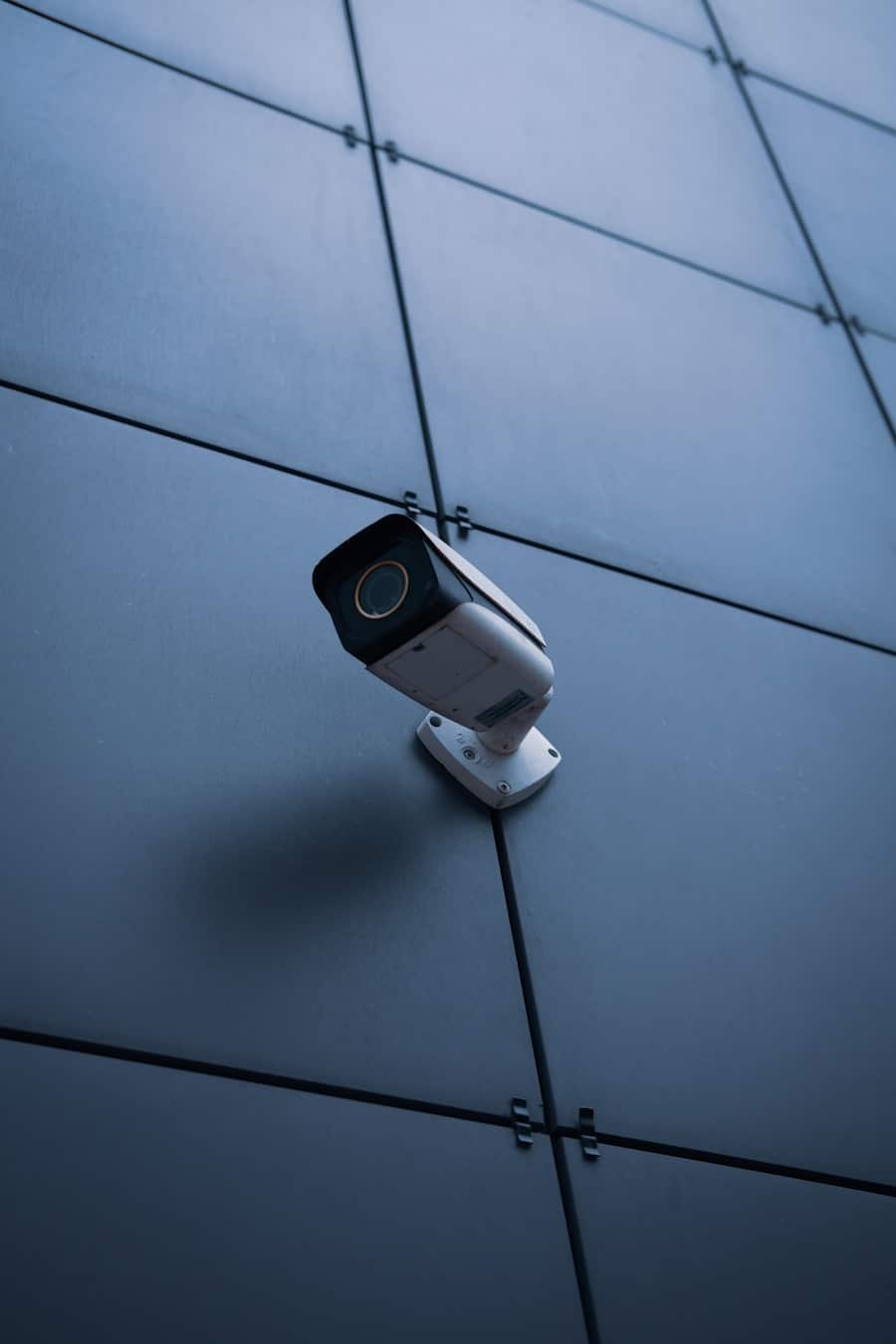 Photo "Can Advanced Home Security Devices Be Controlled Remotely?"