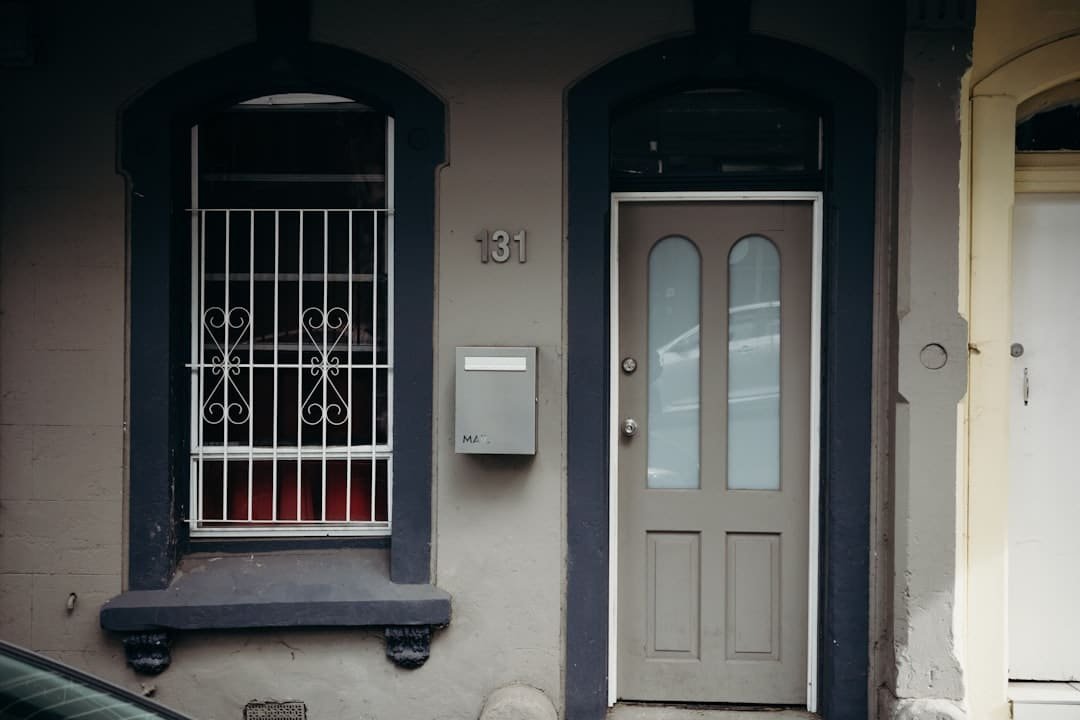Photo Home Security Consultation