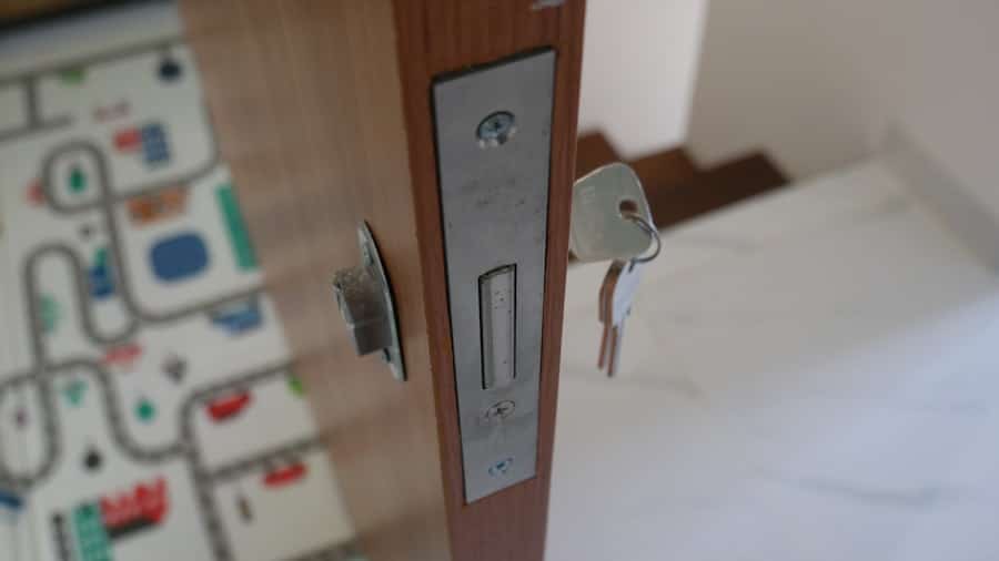 Photo Home Security Installer